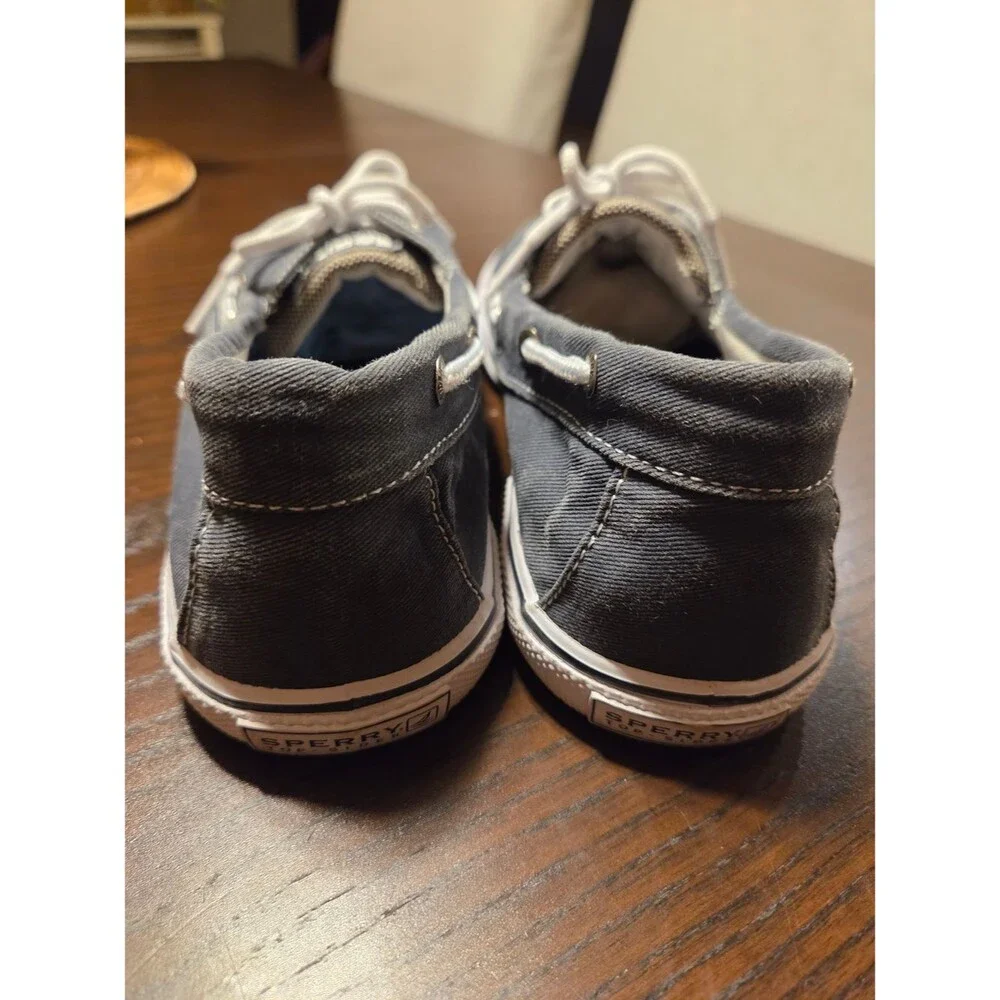 Sperry refined casual